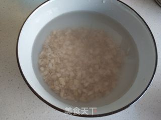 燕麦雪梨糯米粥的做法步骤:2