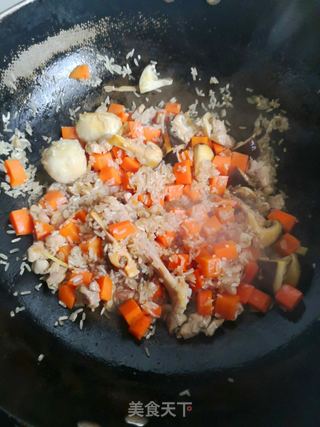 鸡腿煲仔饭的做法步骤：5