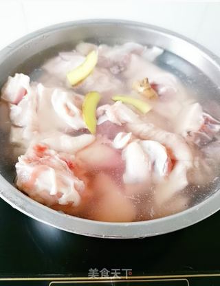 板栗烧猪蹄的做法步骤:3