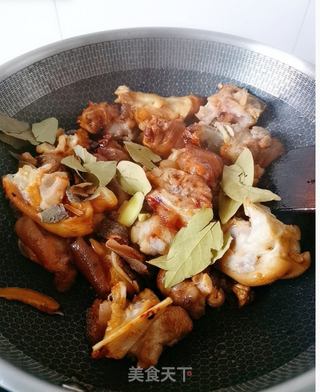板栗烧猪蹄的做法步骤:7