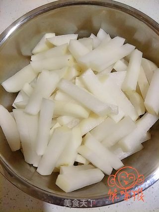 爽口萝卜条的做法步骤:2