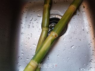 甘蔗胡萝卜水的做法步骤:2