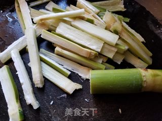 甘蔗胡萝卜水的做法步骤:3