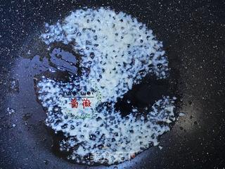 花甲最火的做法,锡纸花甲粉丝,简单易上手,味道绝了!的做法步骤:4