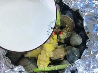 花甲最火的做法,锡纸花甲粉丝,简单易上手,味道绝了!的做法步骤:6