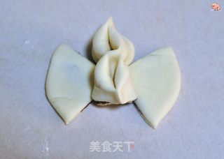 花儿豆沙包的做法步骤：7