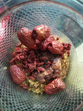桂花红枣桂圆冰糖酒的做法步骤:4