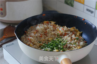 莲藕鸡蛋炒饭的做法步骤:7