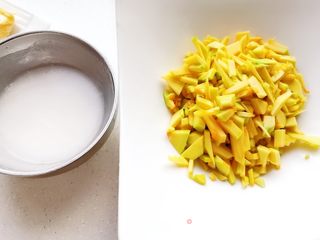 南瓜派的做法步骤:2
