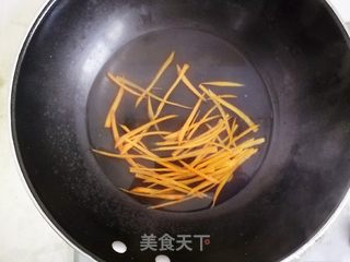 油辣酱拌双丝凉面的做法步骤:7