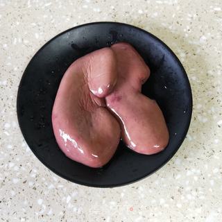 青蒜苗炒腰花的做法步骤:3
