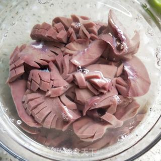 青蒜苗炒腰花的做法步骤:6