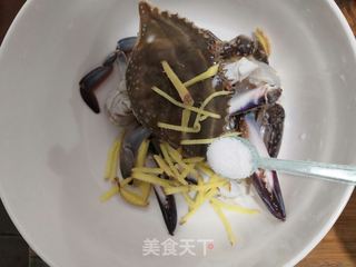 梭子蟹烩年糕的做法步骤:3