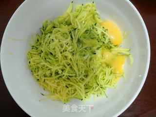 南瓜丝蛋饼的做法步骤:4