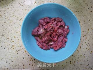 大葱炒牛肉的做法步骤:2