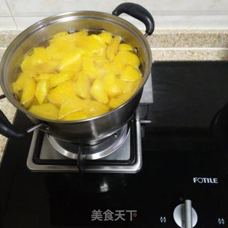 黄桃罐头的做法步骤:4