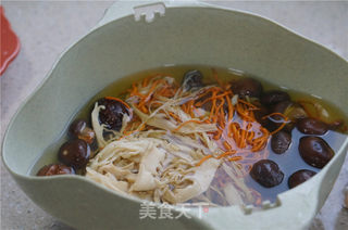 三珍鸡汤的做法步骤:2