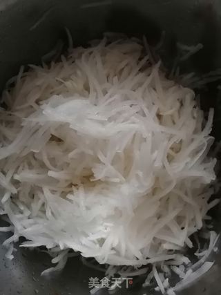 白萝卜包子的做法步骤:4
