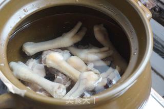 花生眉豆煲鸡脚的做法步骤:5