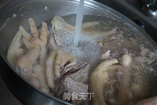 花生眉豆煲鸡脚的做法步骤:4
