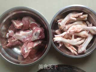 花生眉豆煲鸡脚的做法步骤:2