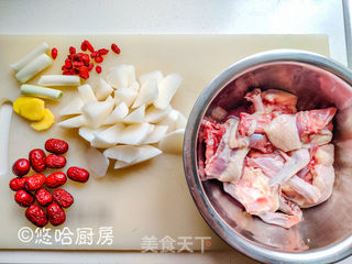 老鸭萝卜汤的做法步骤:2