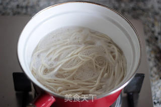 鲜虾清汤面的做法步骤:4