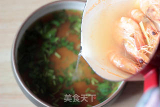 鲜虾清汤面的做法步骤:8