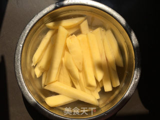 自制炸薯条的做法步骤:2