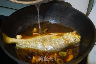 家常炖黄花鱼的做法步骤:7