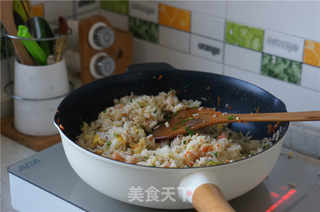 虾仁鱿鱼炒饭的做法步骤:10