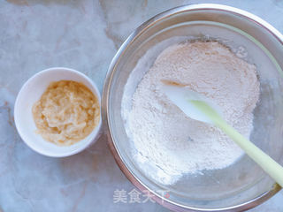 香蕉松饼的做法步骤:3