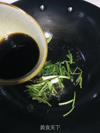 清蒸加州鲈的做法步骤:8