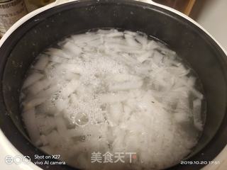 萝卜玉米青菜粥的做法步骤:2