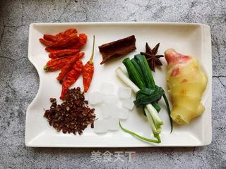 红烧鸡爪的做法步骤：3