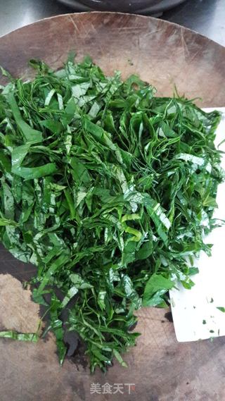 不妨一试的豆角叶汤(豇豆叶)的做法步骤:2
