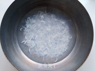萝卜银鱼鸡蛋饼的做法步骤:2