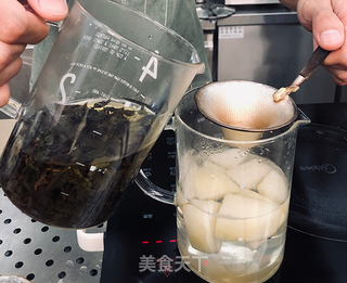 乌龙糖糖美梨茶的做法步骤:4