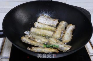 红烧带鱼的做法步骤:4