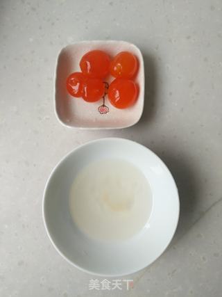 “蟹黄”虾仁豆腐煲的做法步骤:2