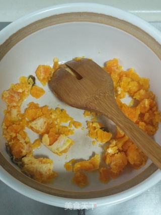 “蟹黄”虾仁豆腐煲的做法步骤:7