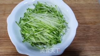 凉拌青萝卜丝的做法步骤:2