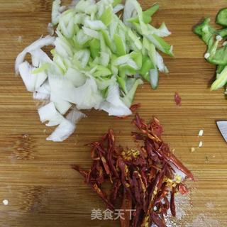 花蛤肉炒奶白菜的做法步骤：2