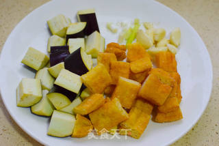 油条烧茄子的做法步骤:2