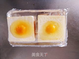 十分钟快手早餐【芝士培根厚土司片】的做法步骤:6