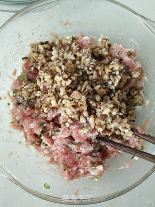 香菇青菜大馄饨的做法步骤:4
