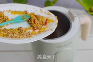 小米藜麦芝麻糊的做法步骤:2