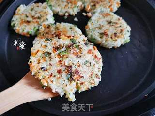 蔬菜虾仁米饭饼的做法步骤：8