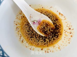 这碗销魂红烧拌面，好吃到舔碗底！的做法步骤：3