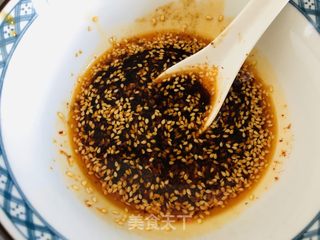 这碗销魂红烧拌面，好吃到舔碗底！的做法步骤：4